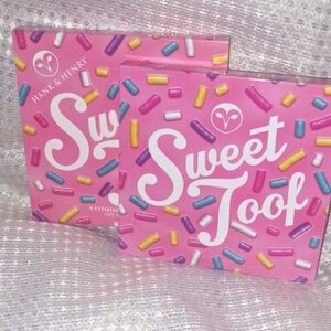 Hank Henry Sweet Toof Eyeshadow Palette